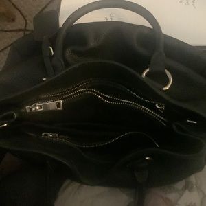 COPY - The purse is in excellent condition